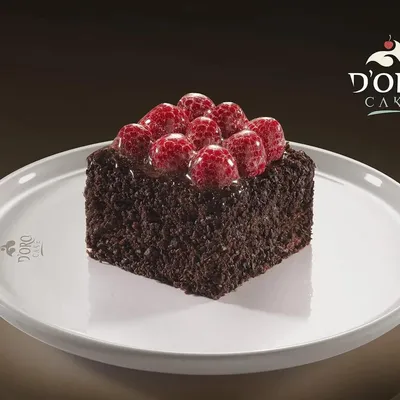 DORO CAKE Frambuazlı Brownie - Taze frambuaz ile süslenmiş brownie