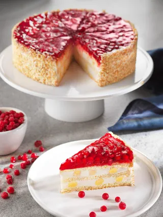 DORO CAKE Frambuazlı Pasta - Taze frambuaz parçacıklı nefis pasta
