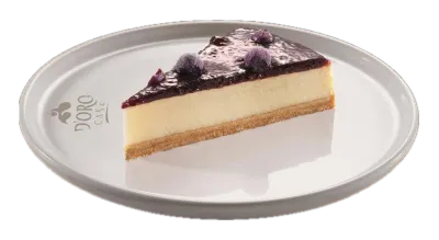DORO CAKE Yaban Mersini Soslu Cheesecake — Yoğun yaban mersini sosuyla kaplanmış dilim cheesecake